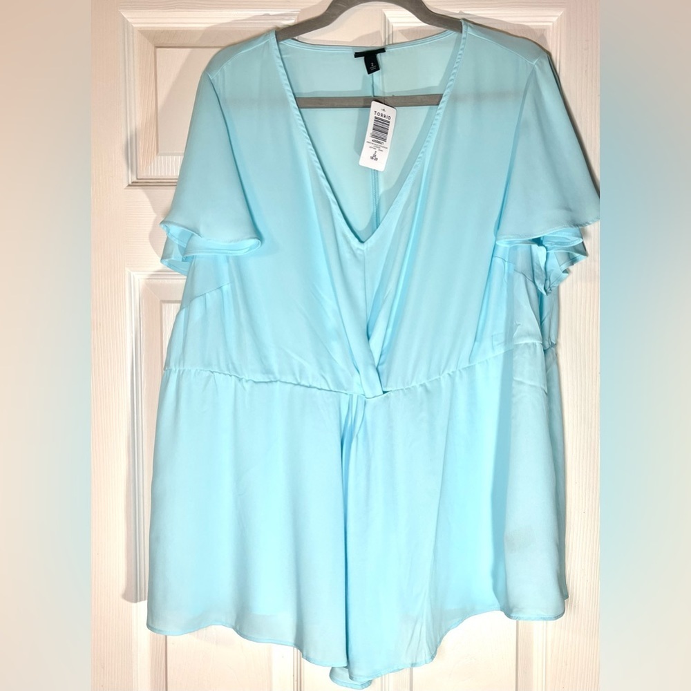 NWT Torrid Georgette‎ Twist Flutter Sleeve Blouse, Size 2X, Blue